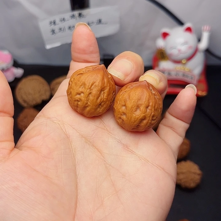 文玩核桃把件小手捻小光强04