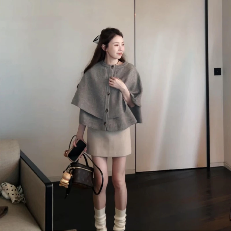 2025秋季新款韩系穿搭假两件宽松圆领针织斗篷百搭高腰显瘦半身裙