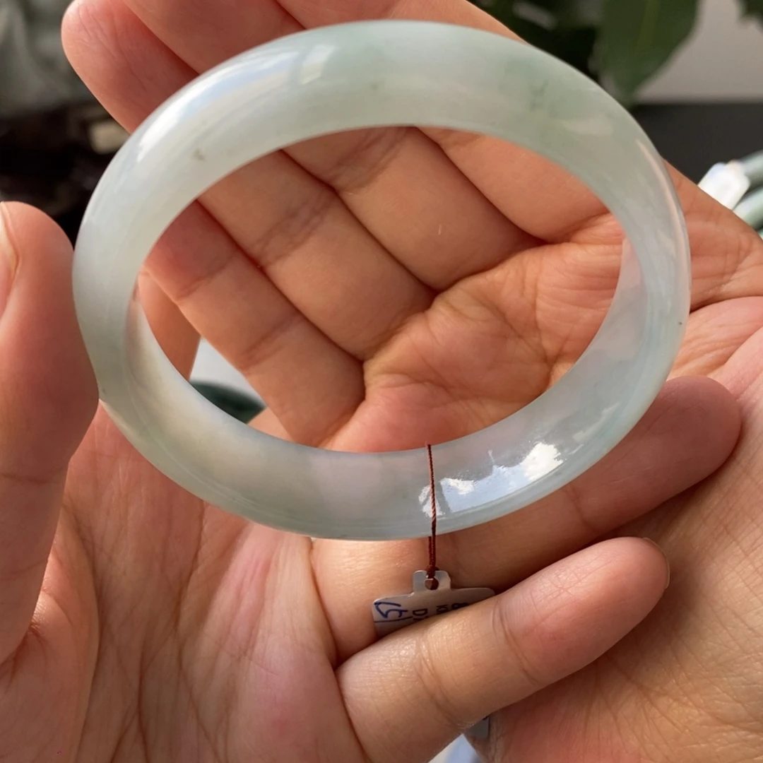 翡翠手镯未镶嵌天然