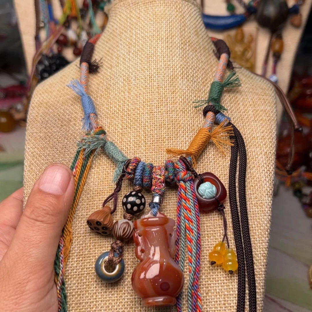 玛瑙/玉髓颈饰未镶嵌