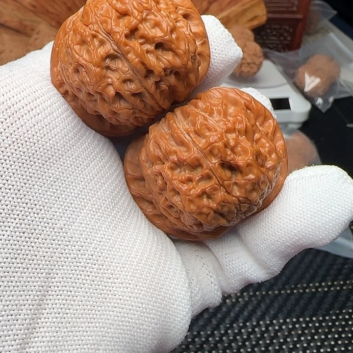 文玩核桃吊坠血麒麟44尺