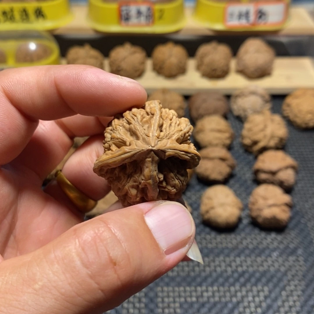 o***哥文玩核桃吊坠异形