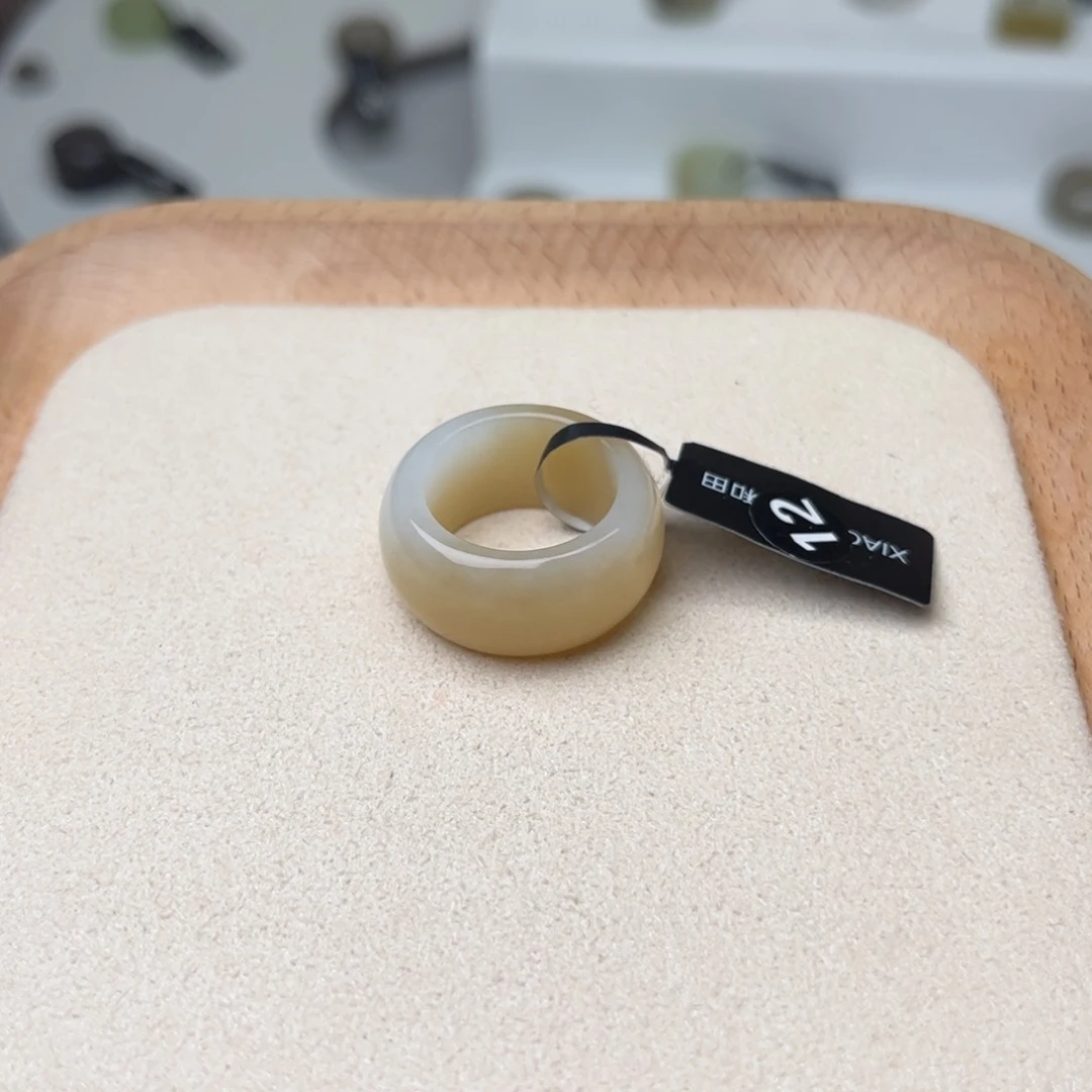 和田玉（糖玉）戒指未镶嵌