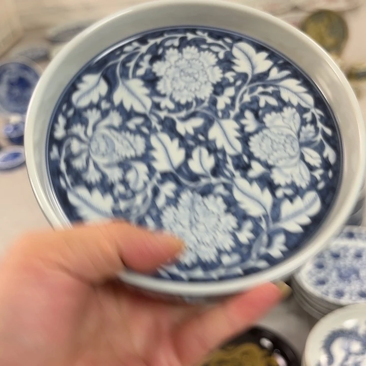 瓷片青花国色天香大胡乘