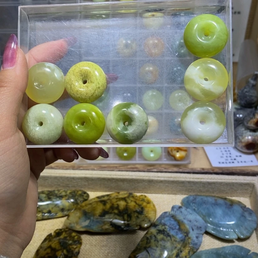 【闪购商品】蛇纹石玉颈饰未镶嵌虎****呀21