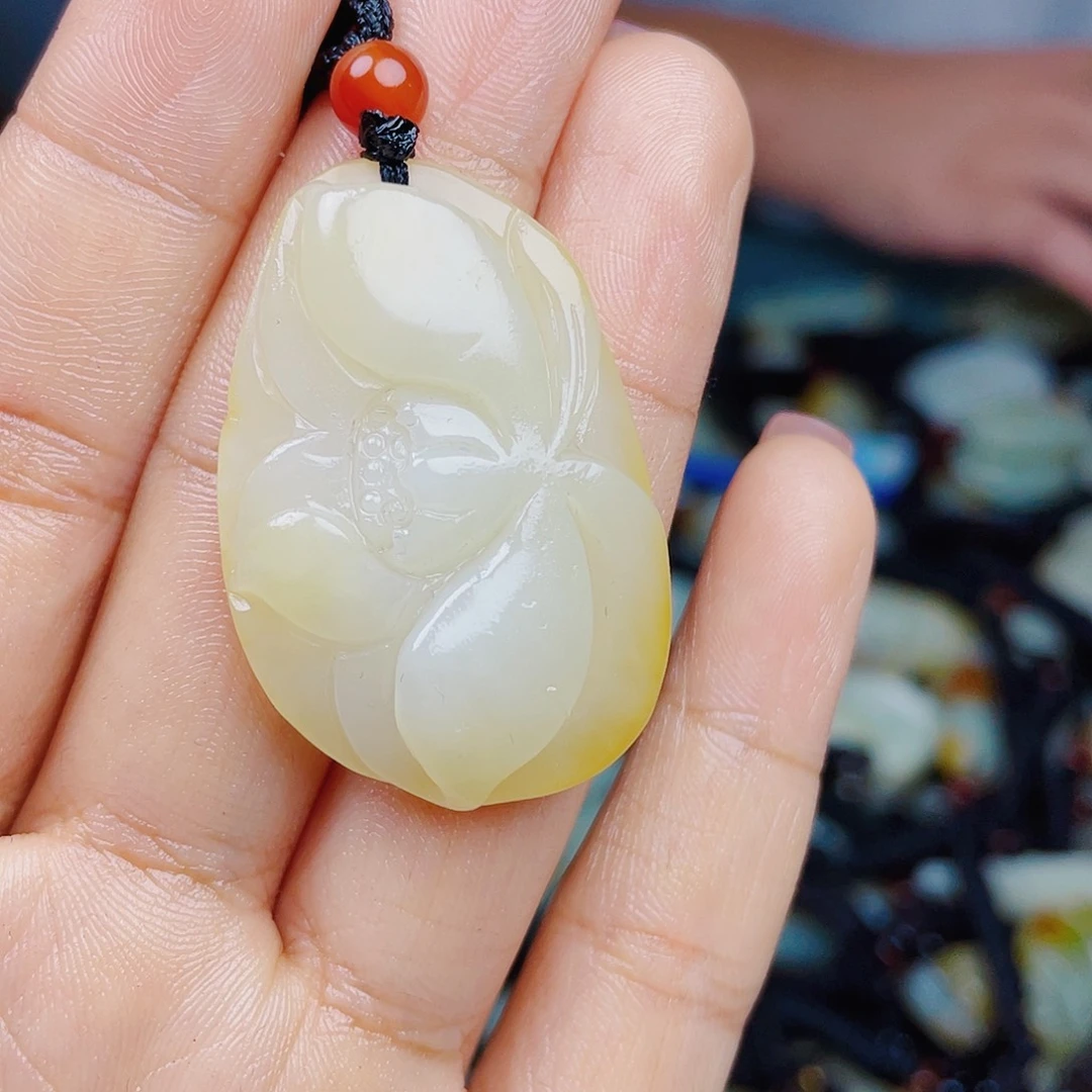 颈饰未镶嵌和田玉