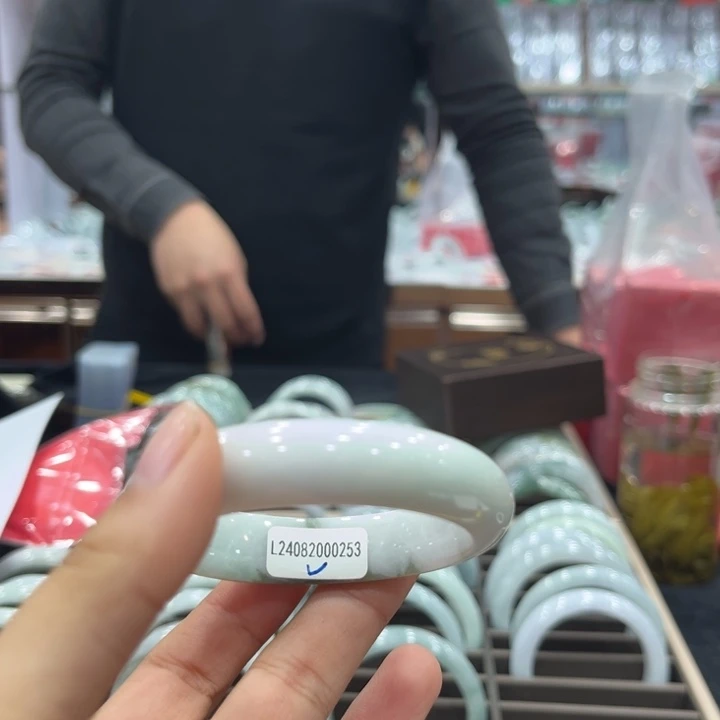 翡翠未镶嵌手镯天然翡翠