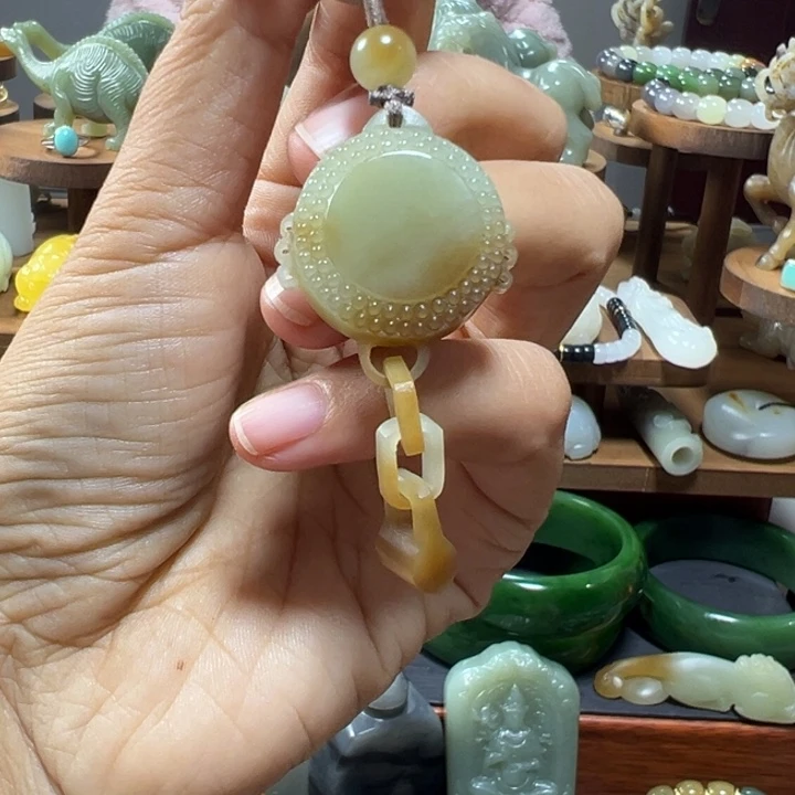 颈饰未镶嵌和田玉玉**心