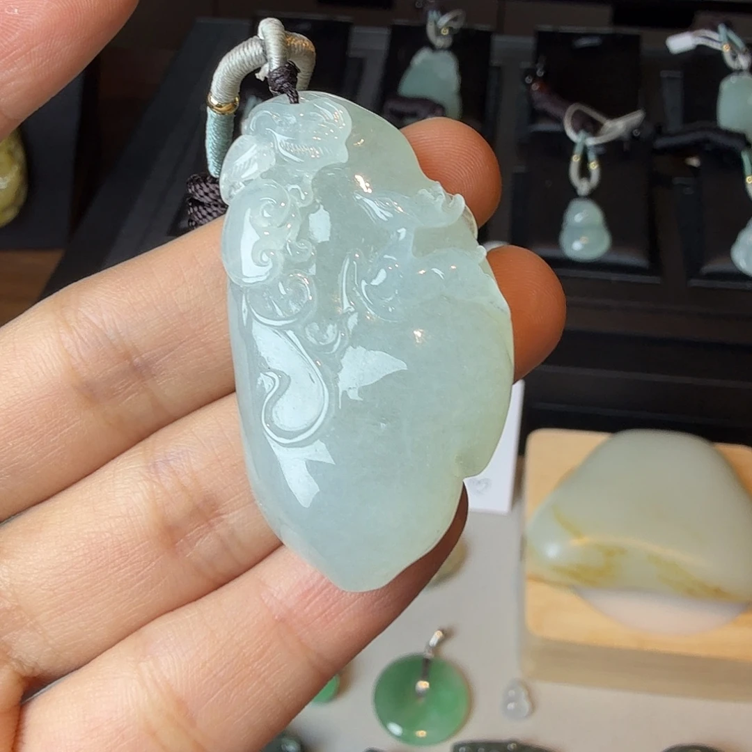 翡翠裸石翡翠如意鹿