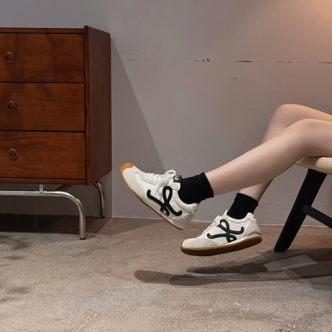 【芒果头】舒适好穿撞色设计系带德训鞋阿甘鞋休闲鞋--HT257985