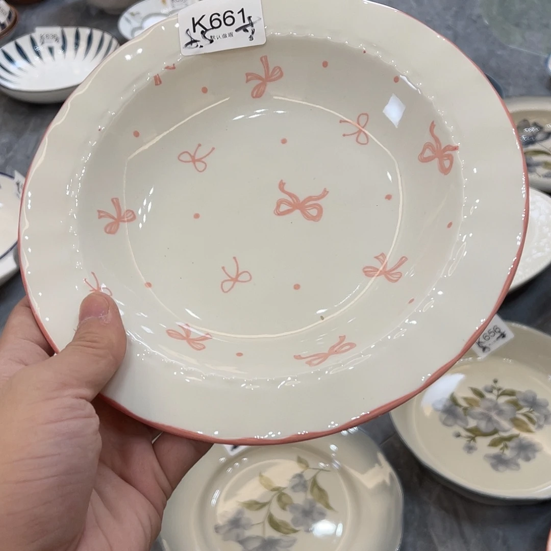 陶瓷微瑕餐具介意勿拍，满18飞！