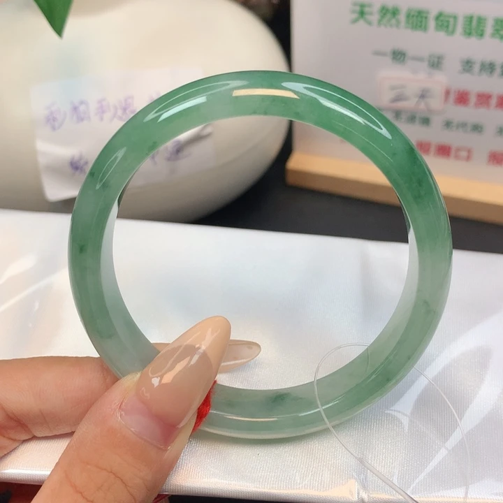 未镶嵌手镯翡翠30