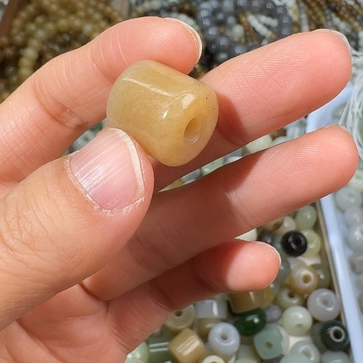 十***妹和田玉（糖玉）未镶嵌颈饰