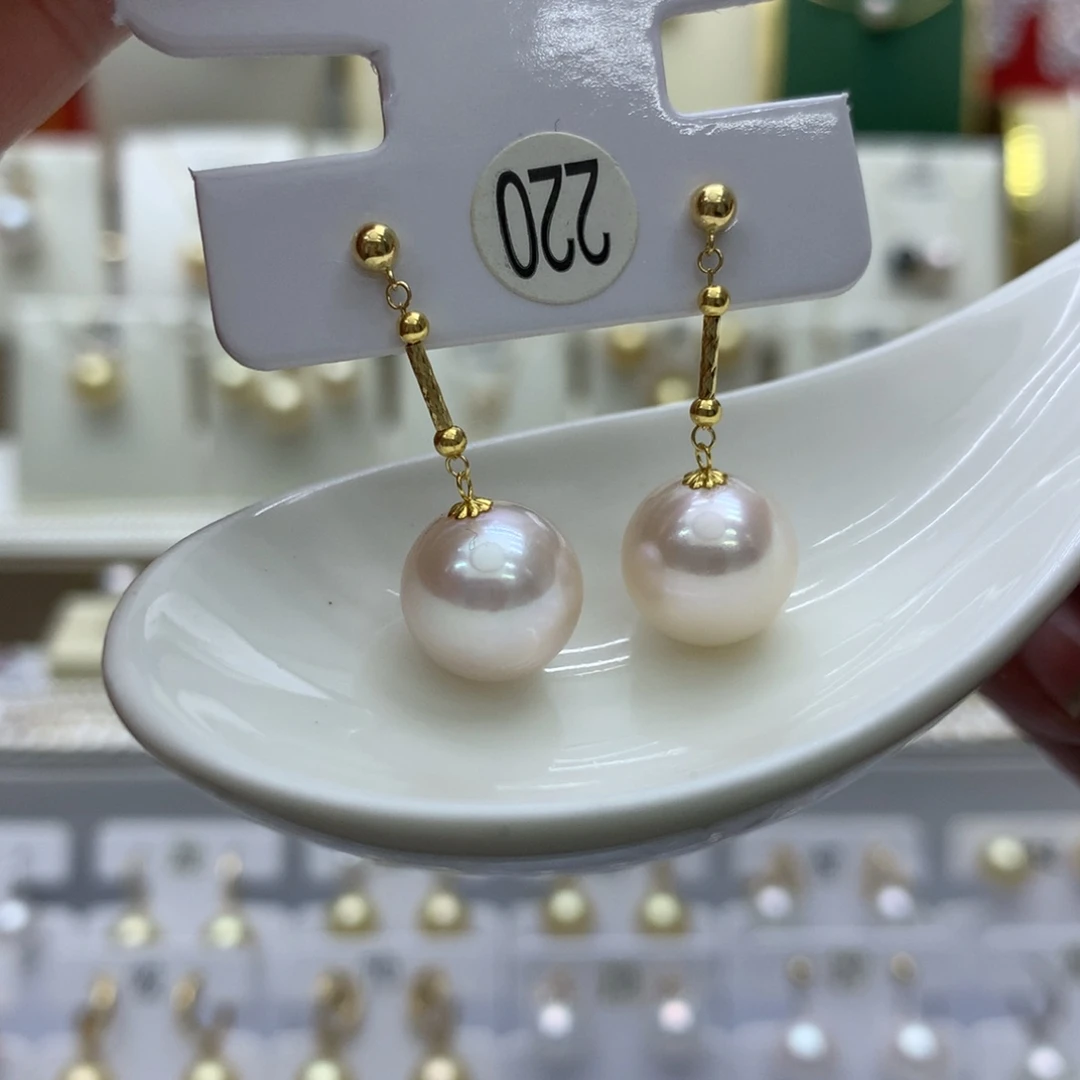18K金镶嵌淡水珍珠耳饰