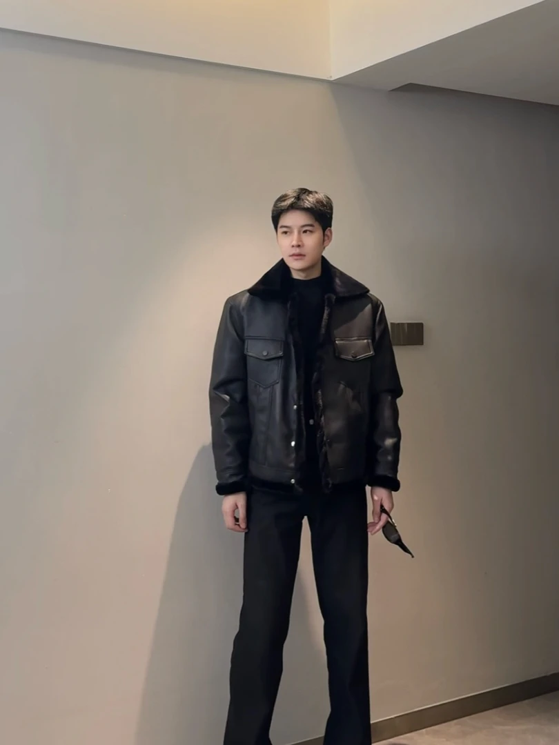 及时雨东 25s新款 皮毛一体保暖时髦防风皮夹克外套男