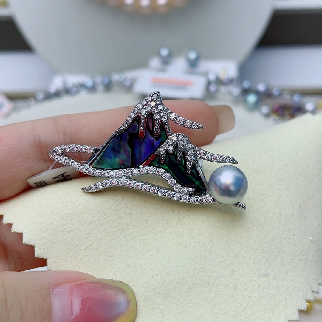 未镶嵌海水珍珠胸饰w90