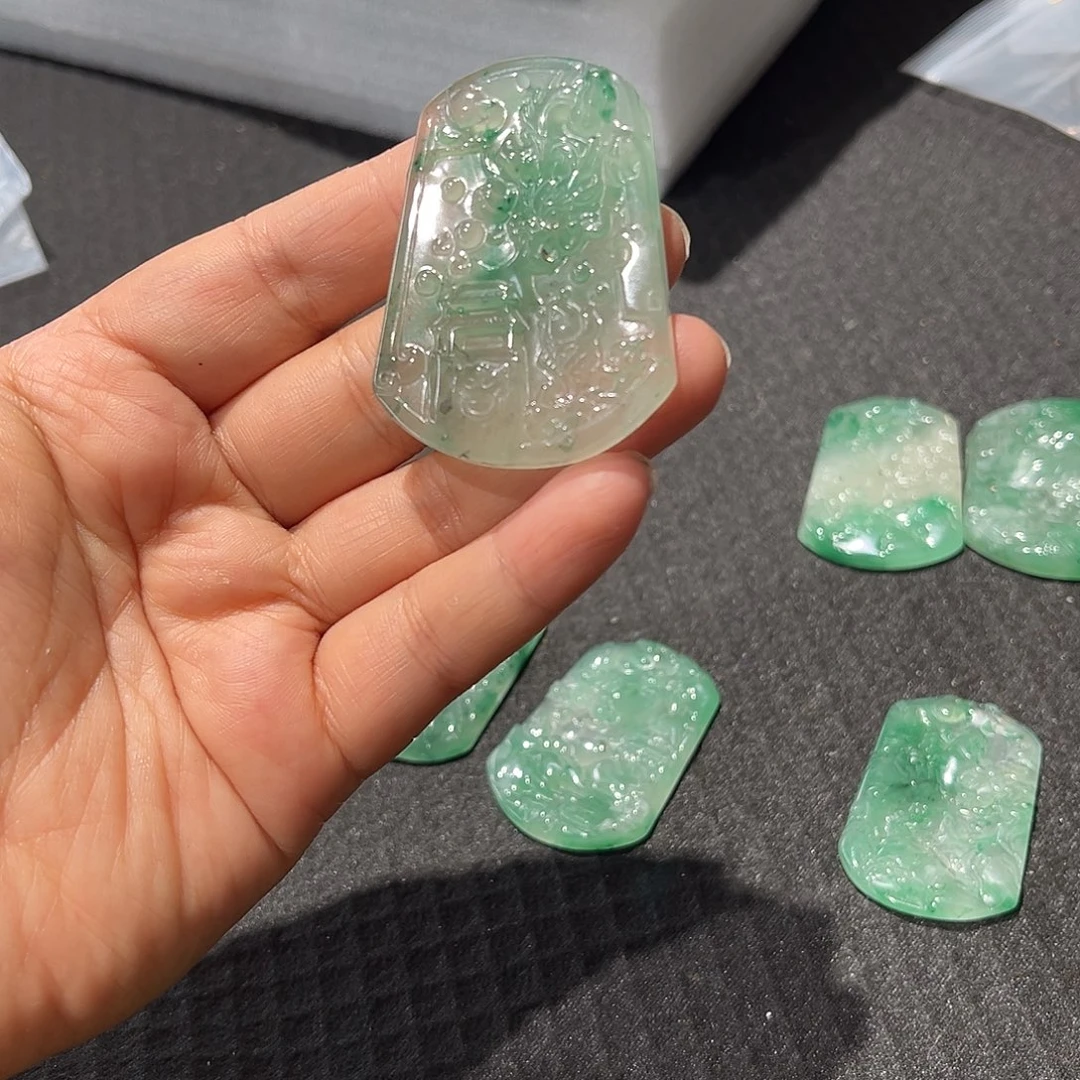 未镶嵌手链石英质玉（非洲翠）