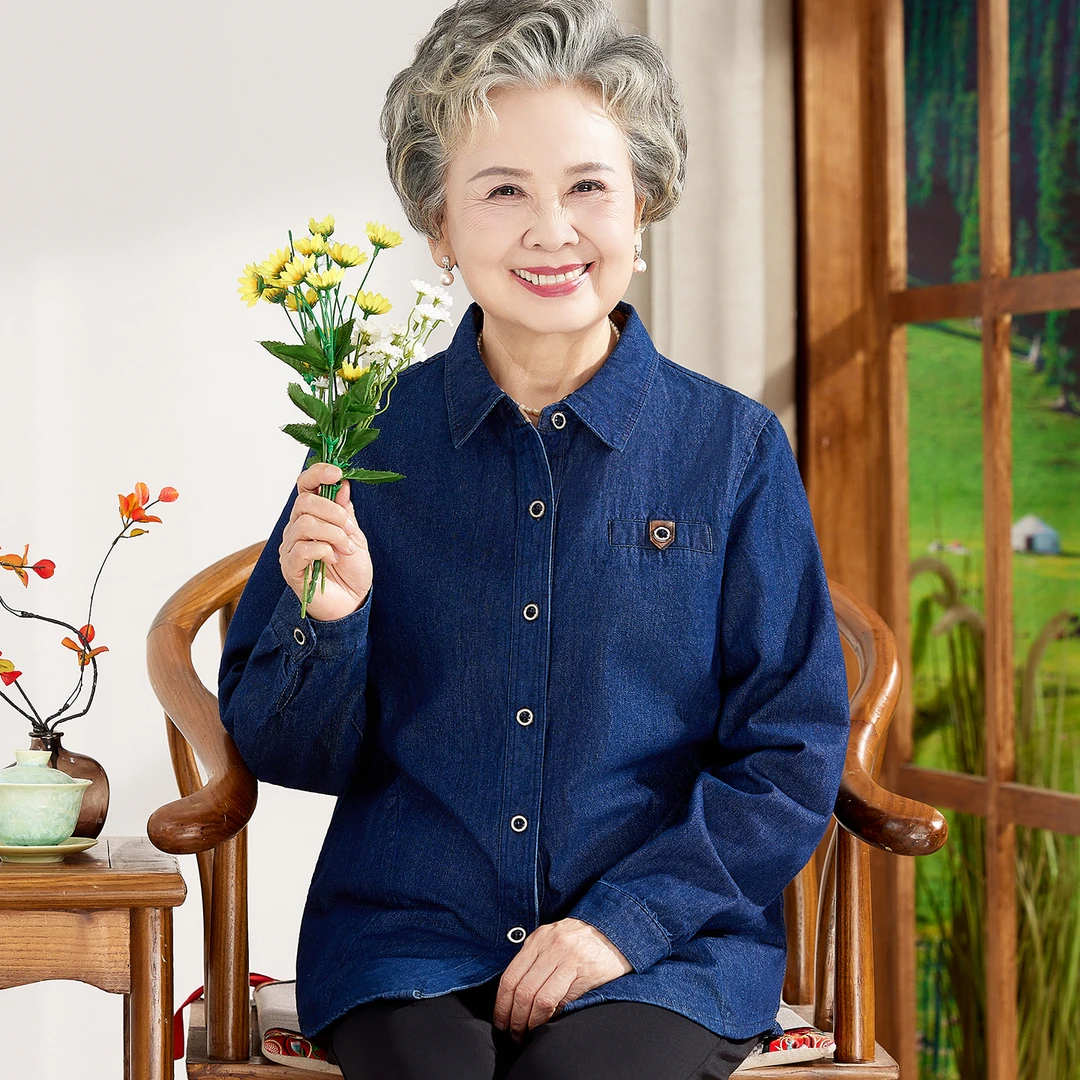 中老年妈妈秋装长袖全棉牛仔衬衫婆婆初秋宽松全棉上衣老太太衣服