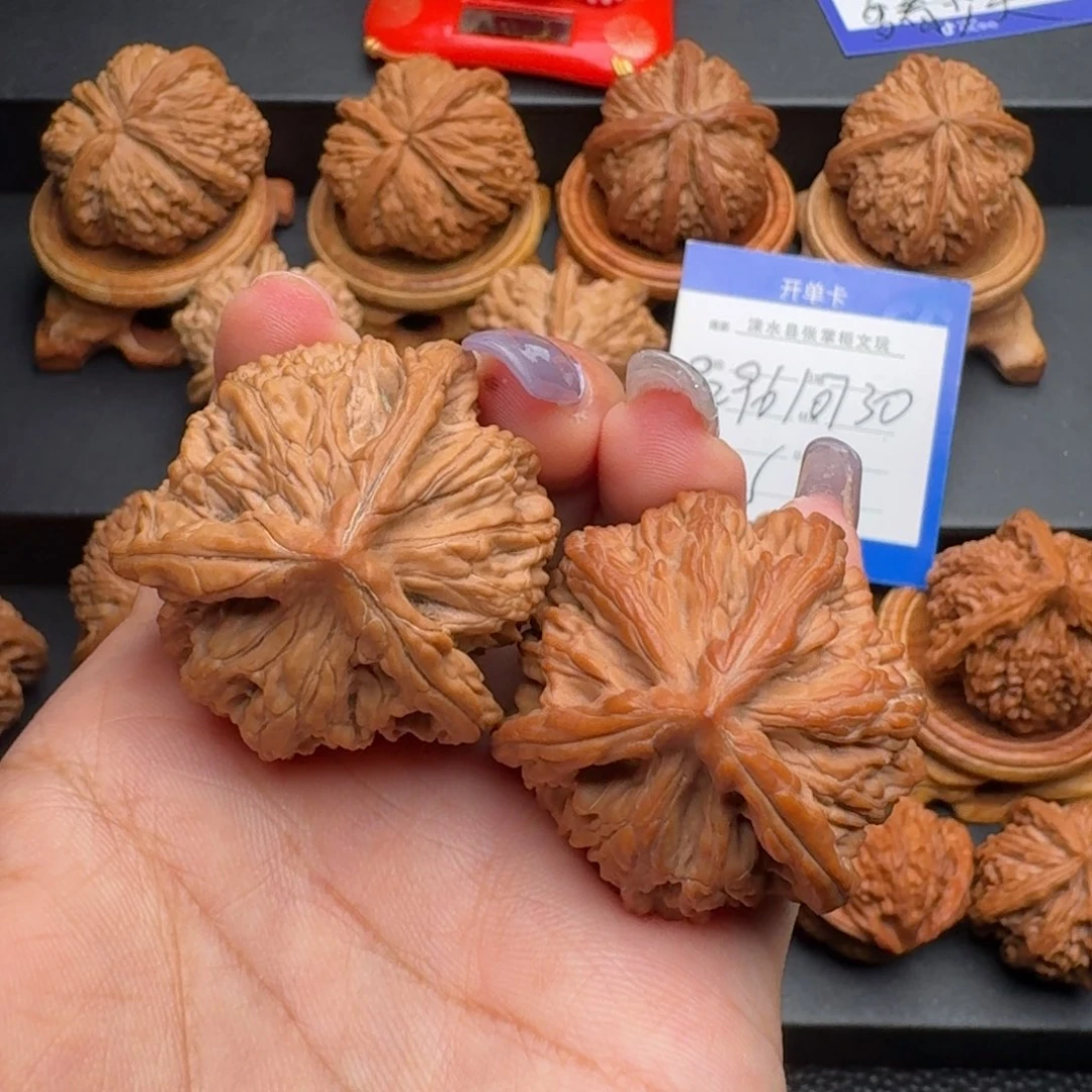 把件文玩核桃虎头三棱，全品，