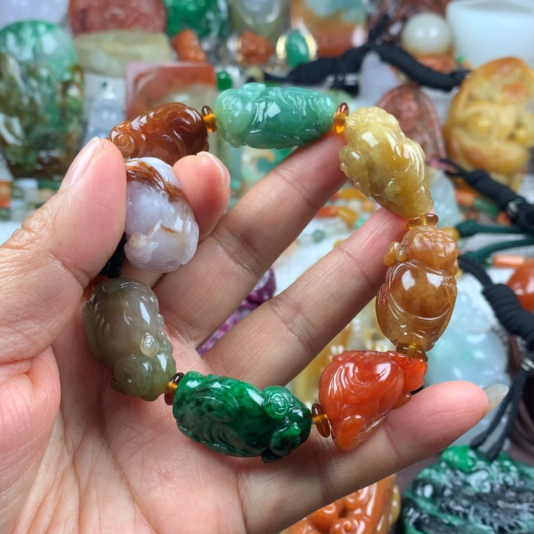 用***1翡翠未镶嵌颈饰手串