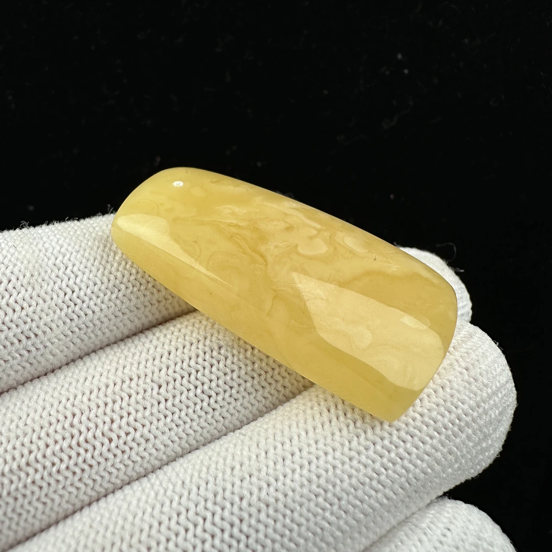 Y1761天然原矿蜜蜡 满蜡妖花水滴牌 30*40*8mm抖音基地质检发货