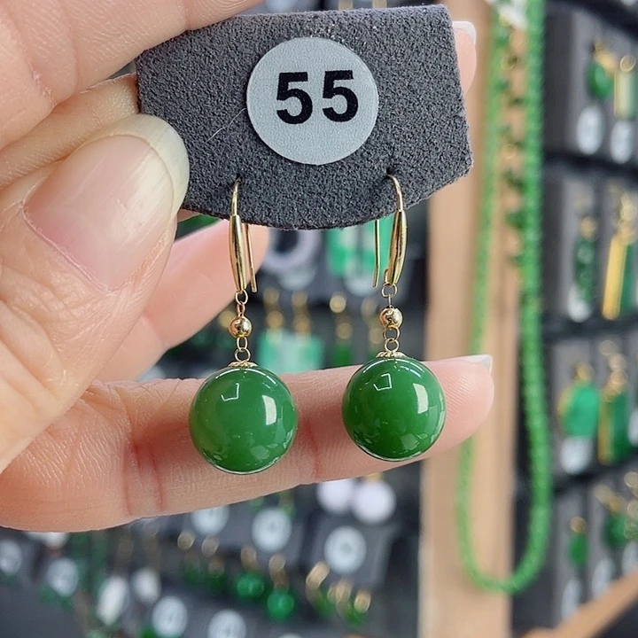 18K金镶嵌和田玉耳饰