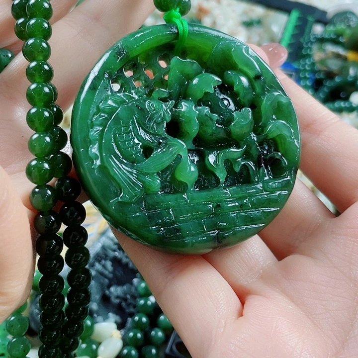 颈饰未镶嵌和田玉