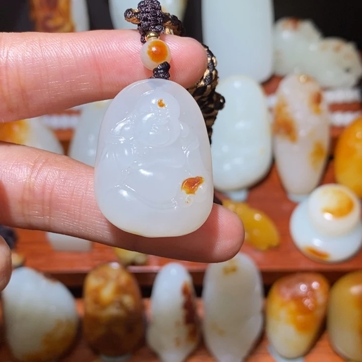 心***和田玉未镶嵌颈饰