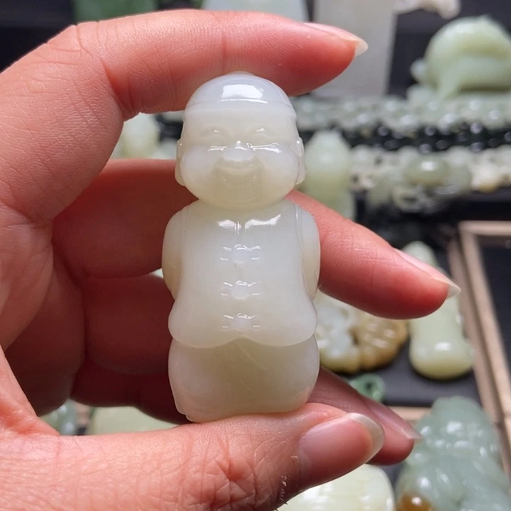 颈饰未镶嵌和田玉晗**沁