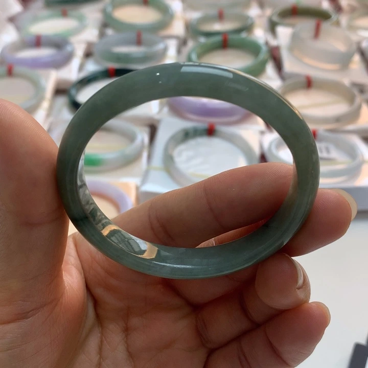 翡翠未镶嵌手镯贵妃52.6