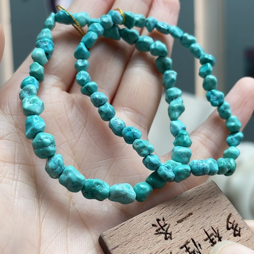 绿松石未镶嵌颈饰