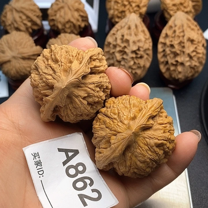 吊坠文玩核桃官帽4.7，有瑕