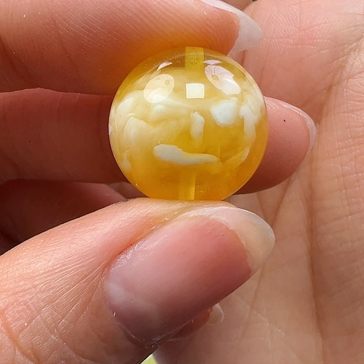 蜜蜡未镶嵌珠宝奇石