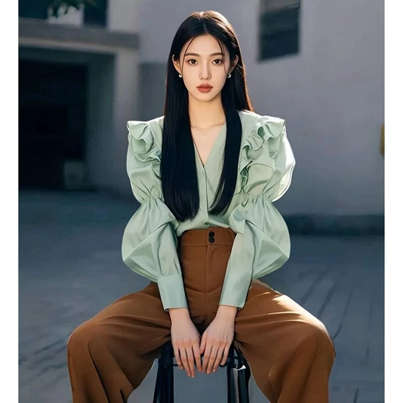 高级感荷叶边拼接泡泡长袖衬衫女2025年春季新款韩系气质绿色上衣