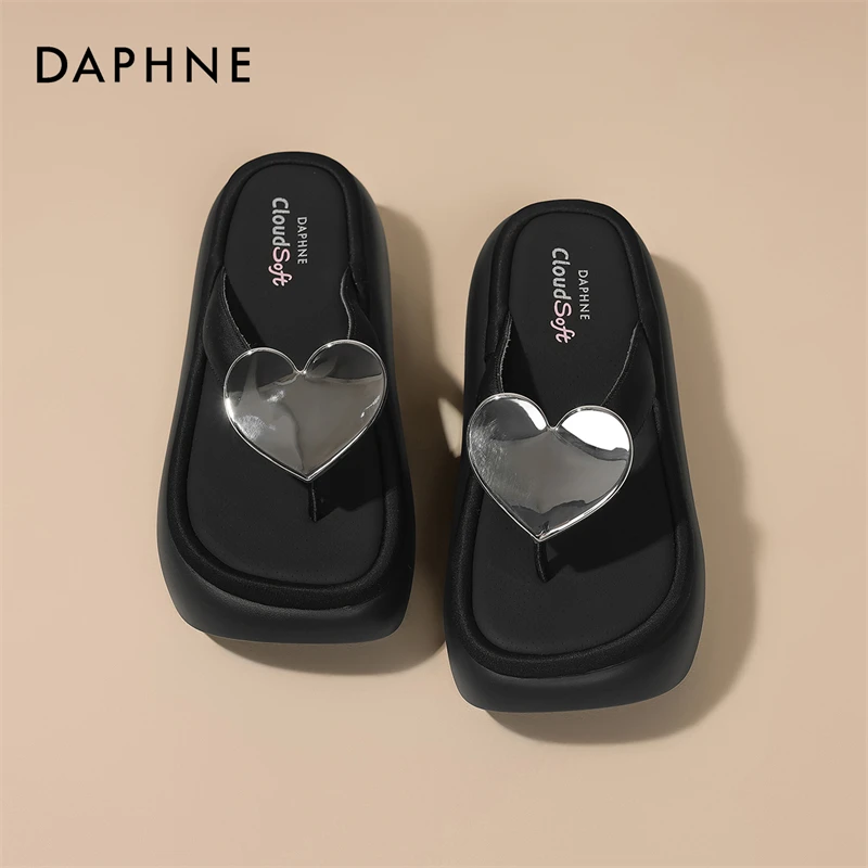 达芙妮爱心人字拖夏外穿2025新款夹趾凉拖百搭配裙子时尚沙滩凉拖