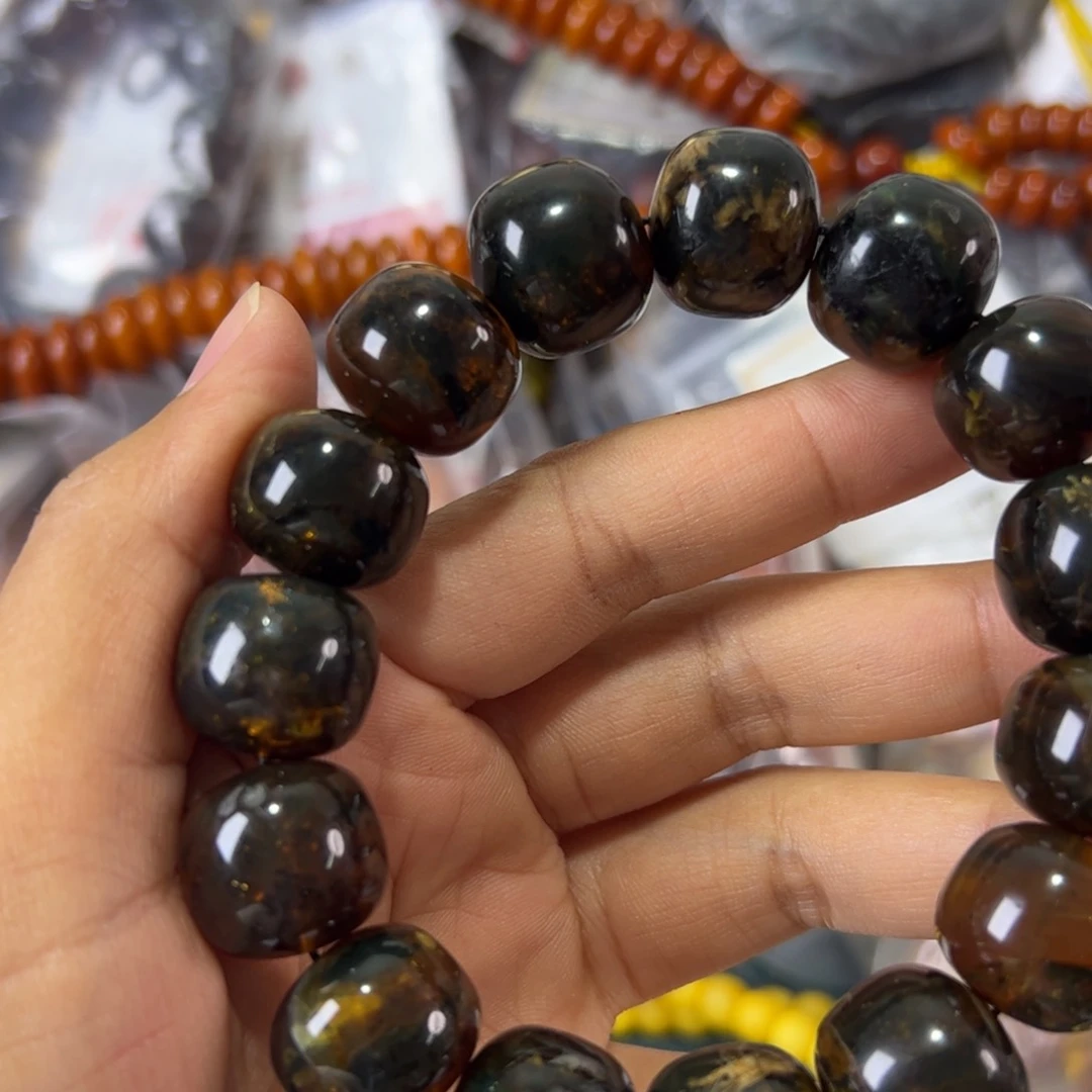 未镶嵌琥珀珠宝奇石543