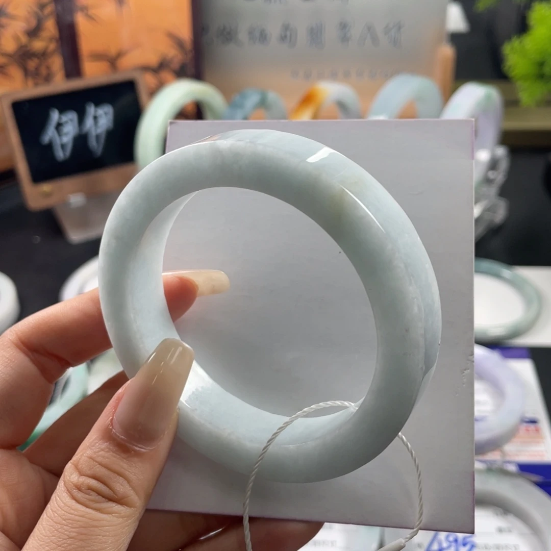 定制翡翠未镶嵌翡翠手镯基地质检发货