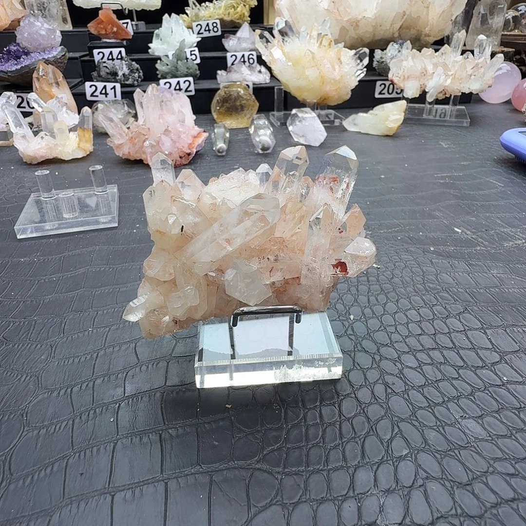 三***湾石材天然水晶摆件