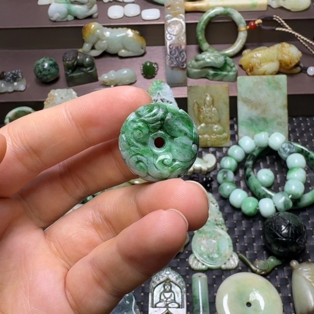 翡翠未镶嵌颈饰翡翠颈饰未镶嵌