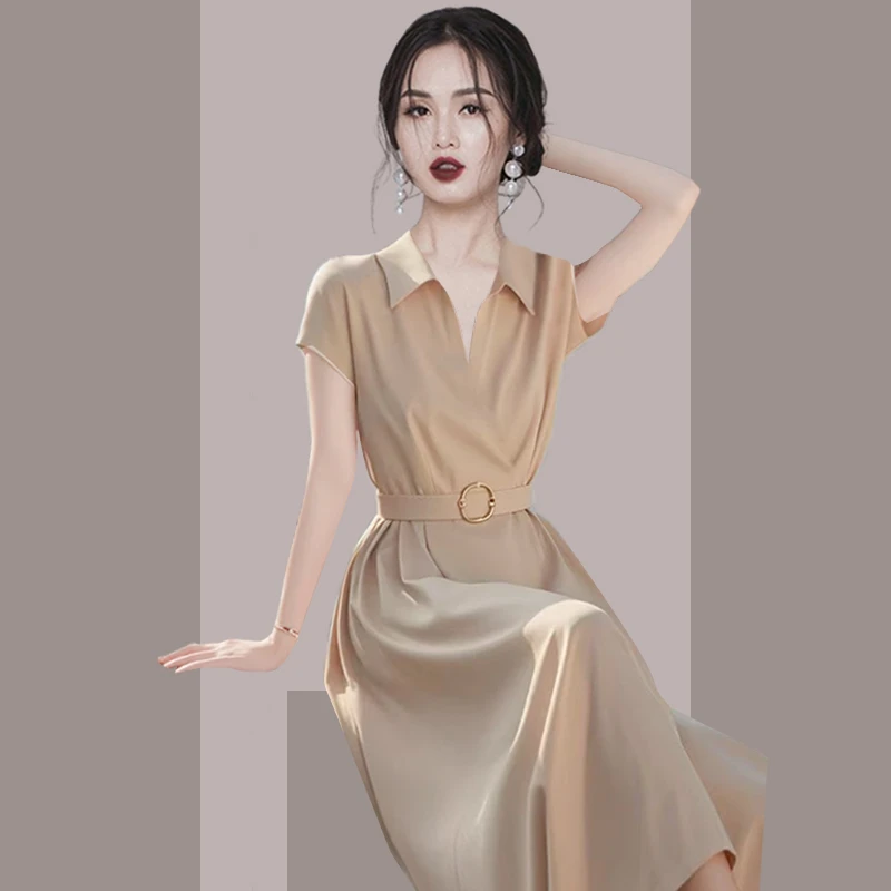 2025夏季新款端庄大气正式场合设计感卡其色减龄显瘦连衣裙子女装