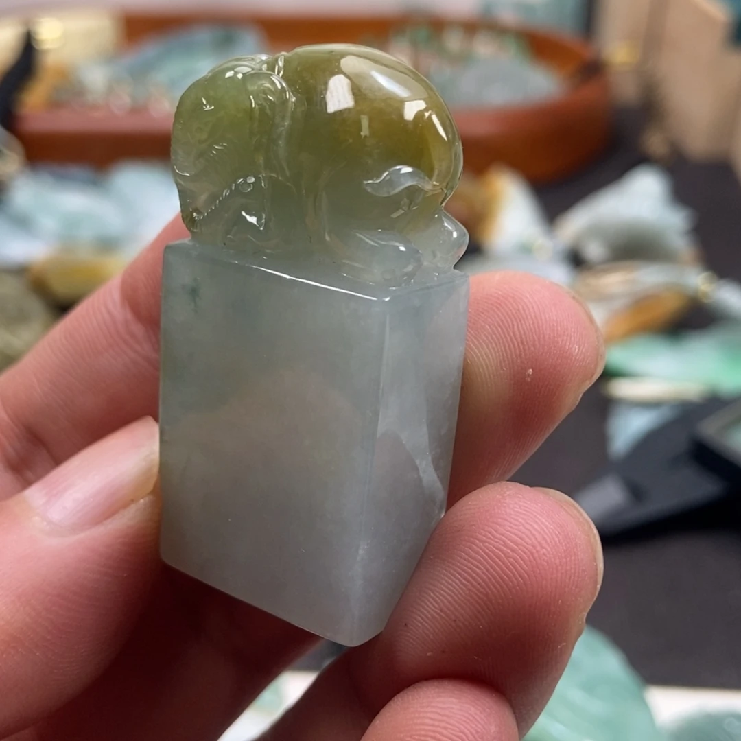 颈饰未镶嵌翡翠印章