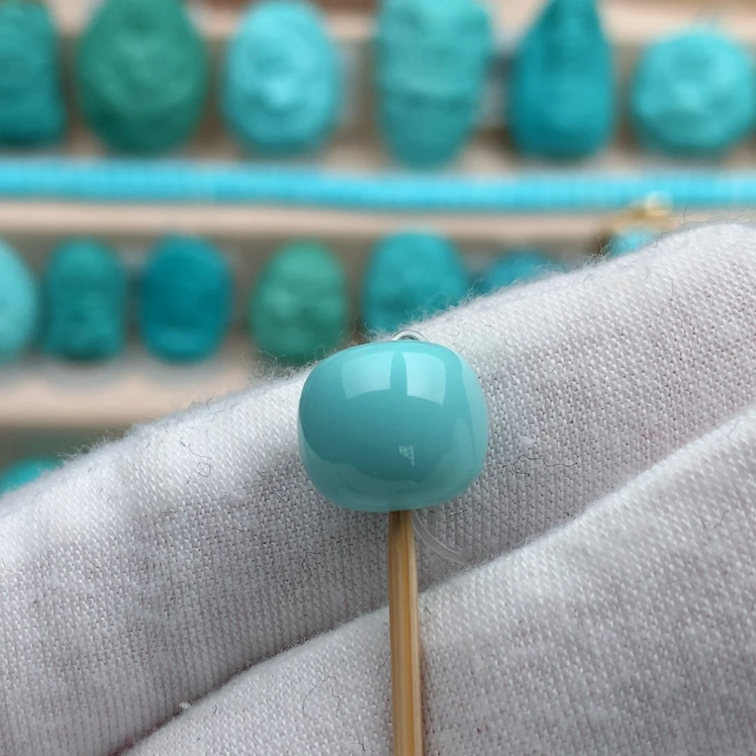 绿松石珠宝奇石未镶嵌重：1.8克