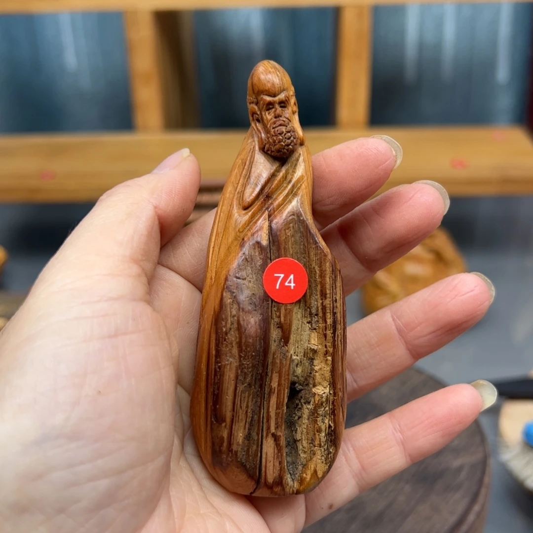 兔***牙木崖柏木摆件手把件