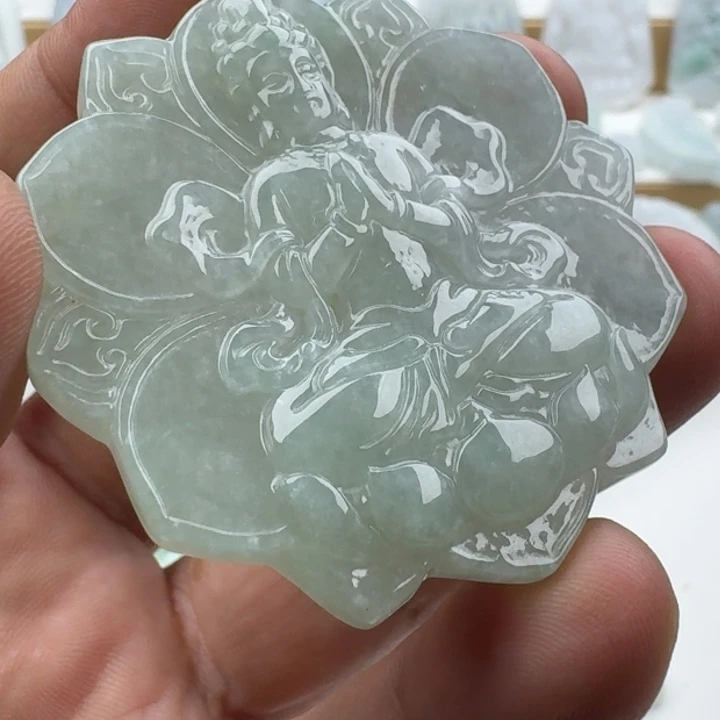 翡翠未镶嵌颈饰天然缅甸A货翡翠