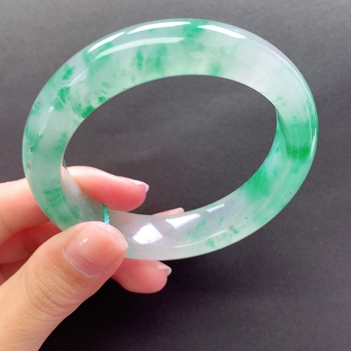 未镶嵌手镯石英质玉