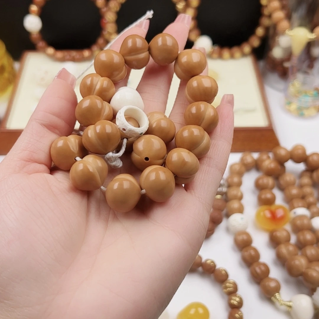 大***妍猴头核桃吊坠屁桃