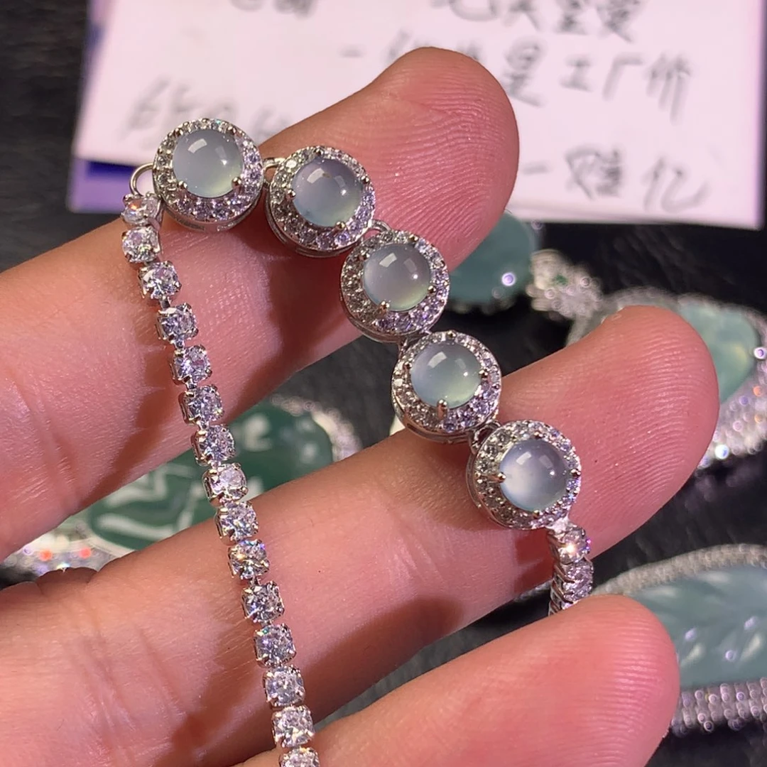 翡翠未镶嵌颈饰手链