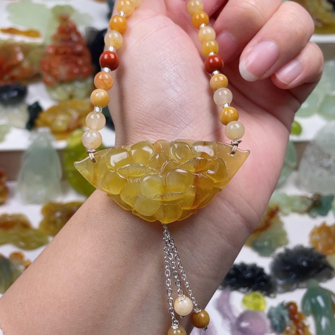 蛇纹石玉未镶嵌颈饰