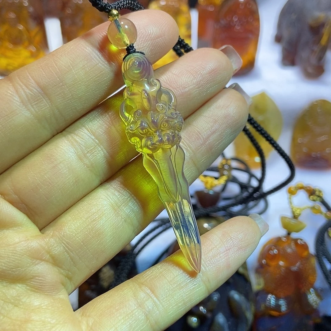 琥珀颈饰未镶嵌琥珀