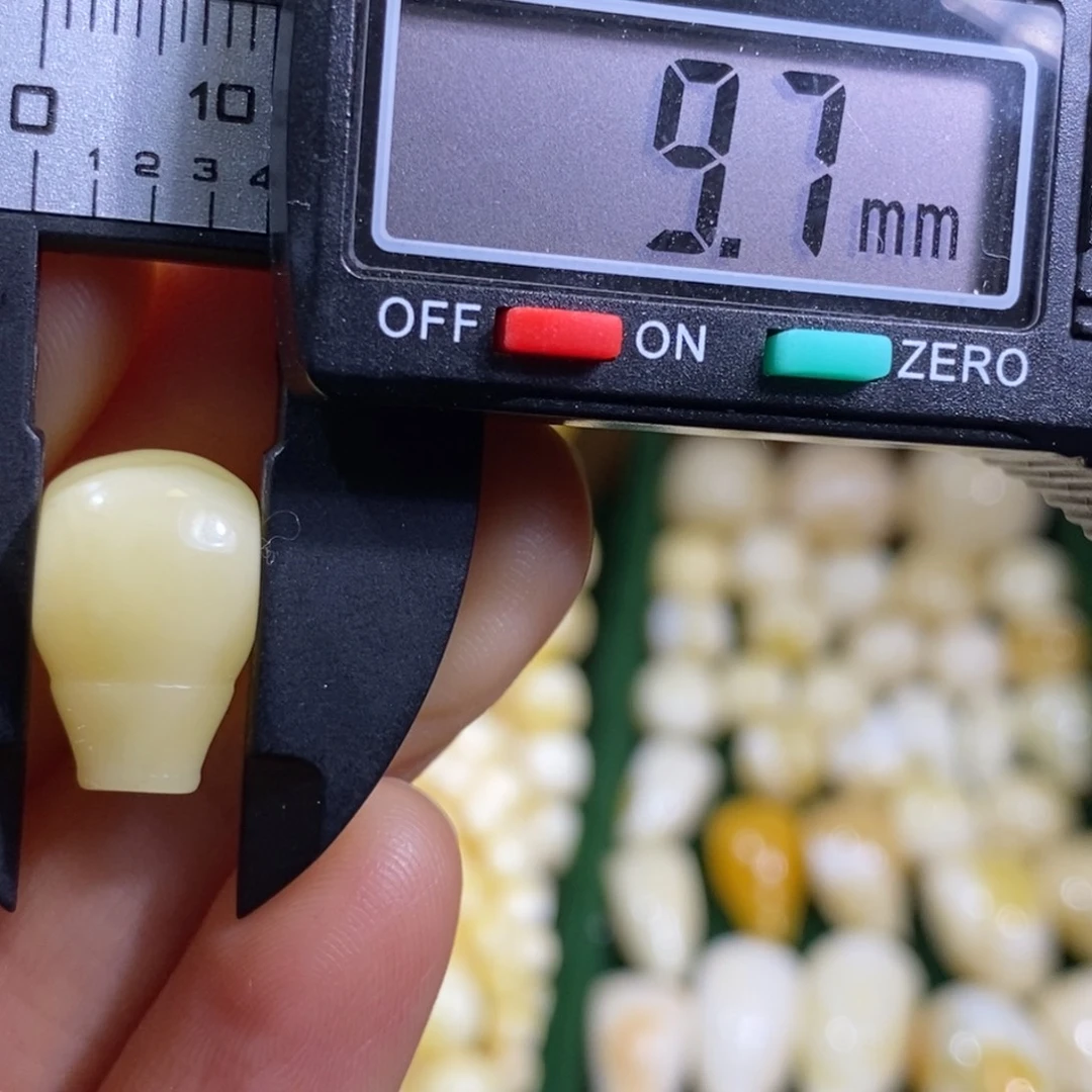 蜜蜡未镶嵌裸石配饰